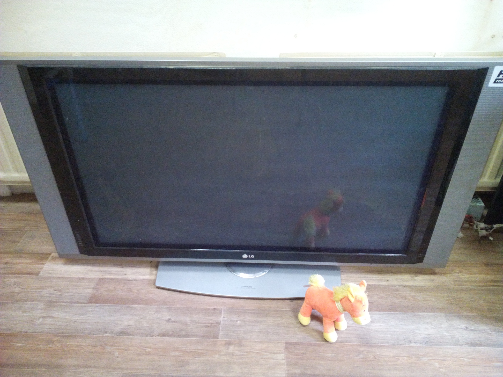 Плазменный телевизор LG 50PX4R