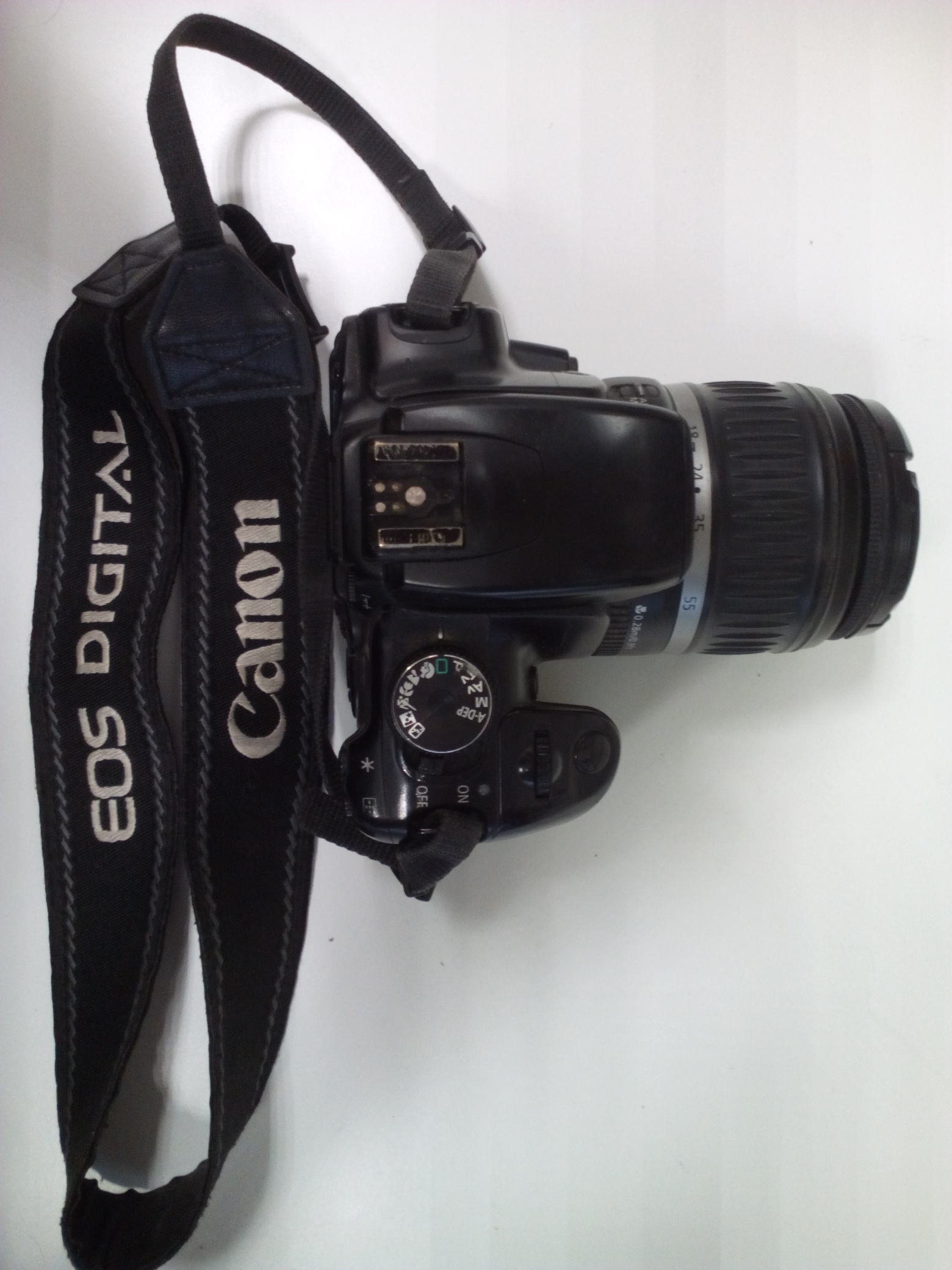 Зеркальный фотоаппарат Canon 400D DS126151